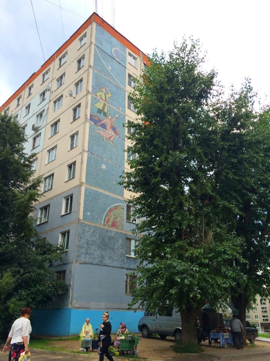 Еще одна сказочная мозаика в дмитровском микрорайоне