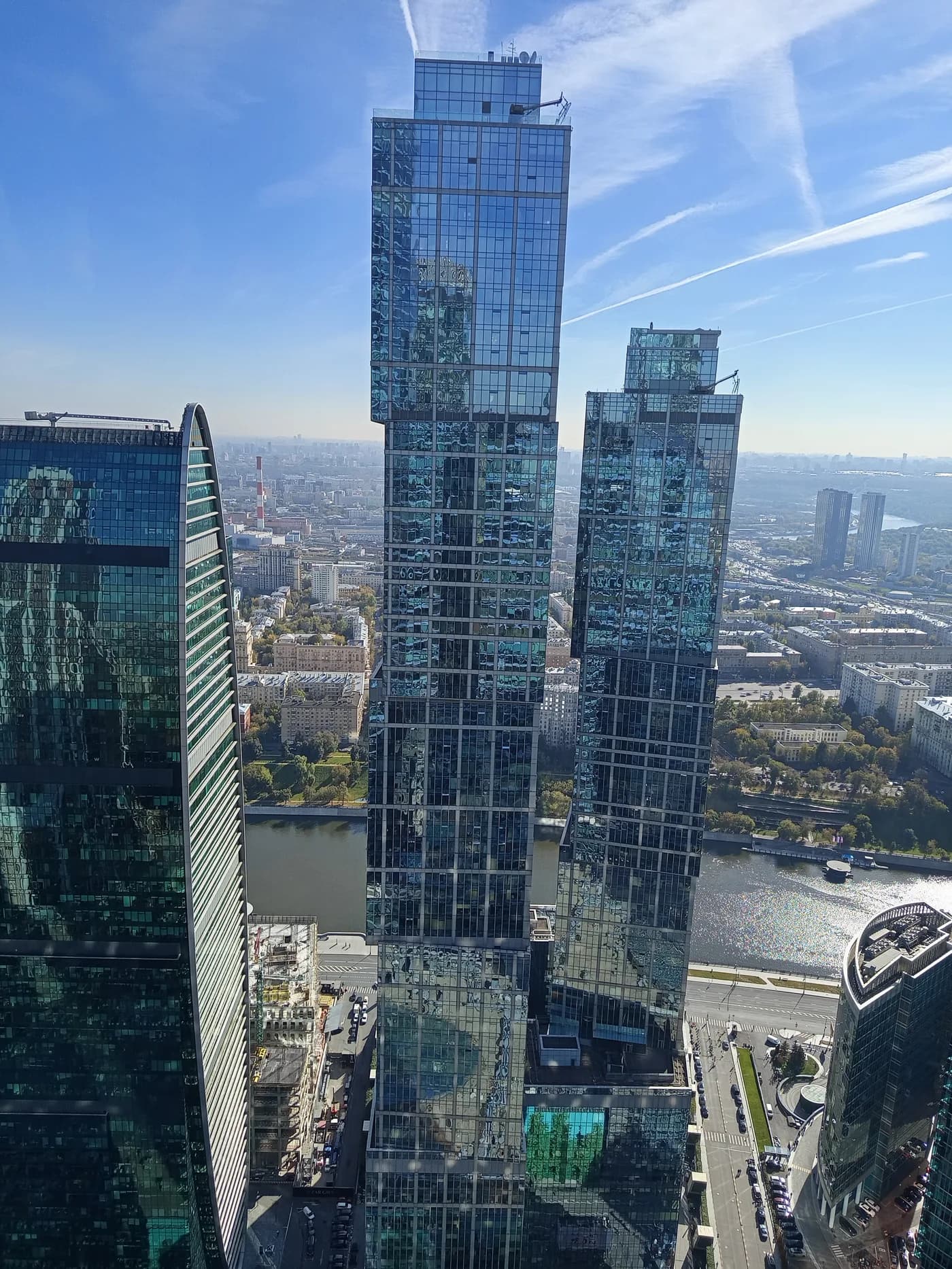 Речной трамвай и кофе на высоте: прогулка к небоскрёбам Москвы-Сити, кадр 3