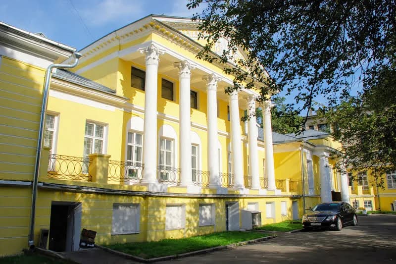 Прогулка по Поварской — улице с историей