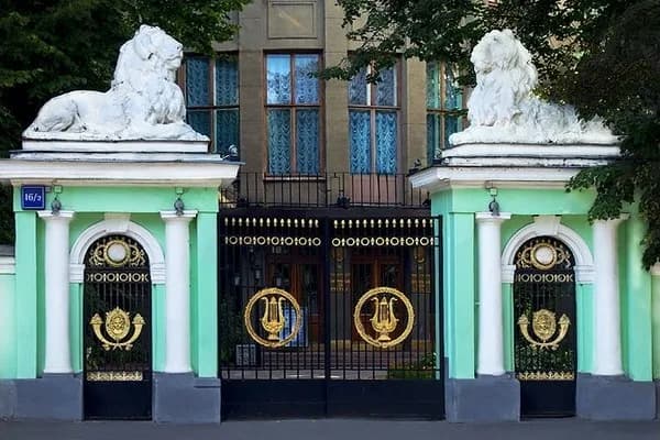 Пречистенка: городские легенды и необычные истории