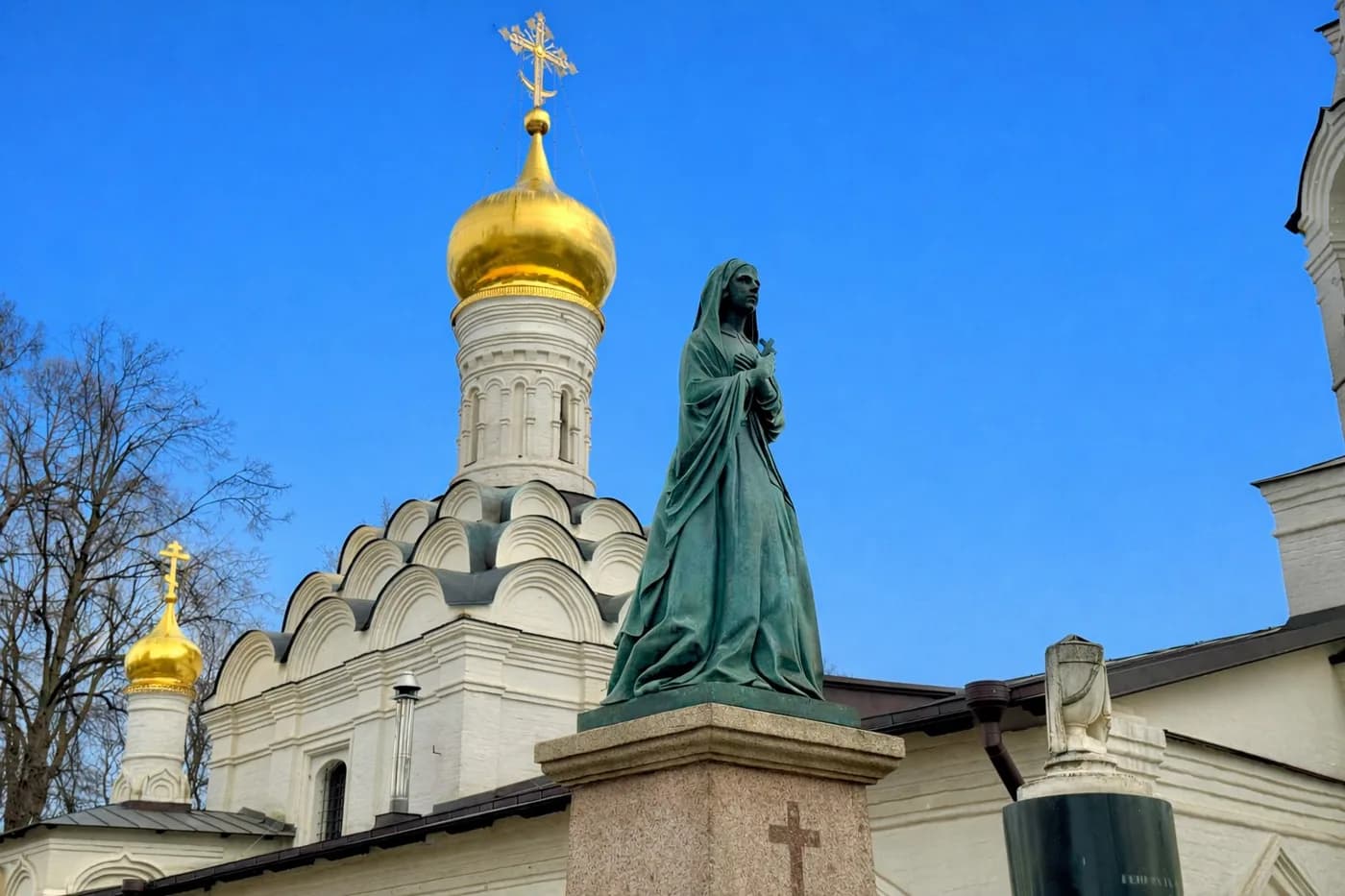 Донской монастырь и дворянский некрополь: истории и памятники