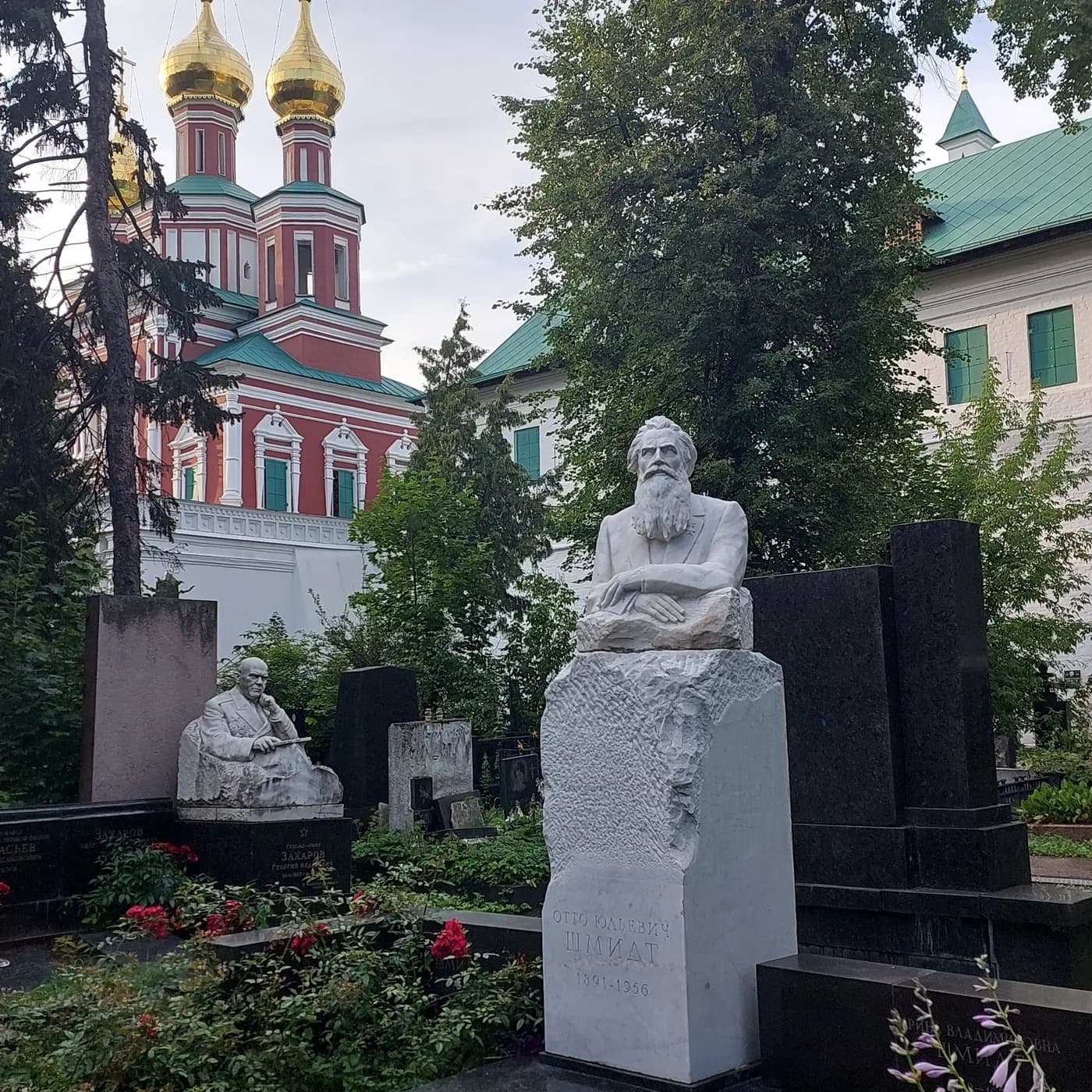 Прогулка по Новодевичьему кладбищу