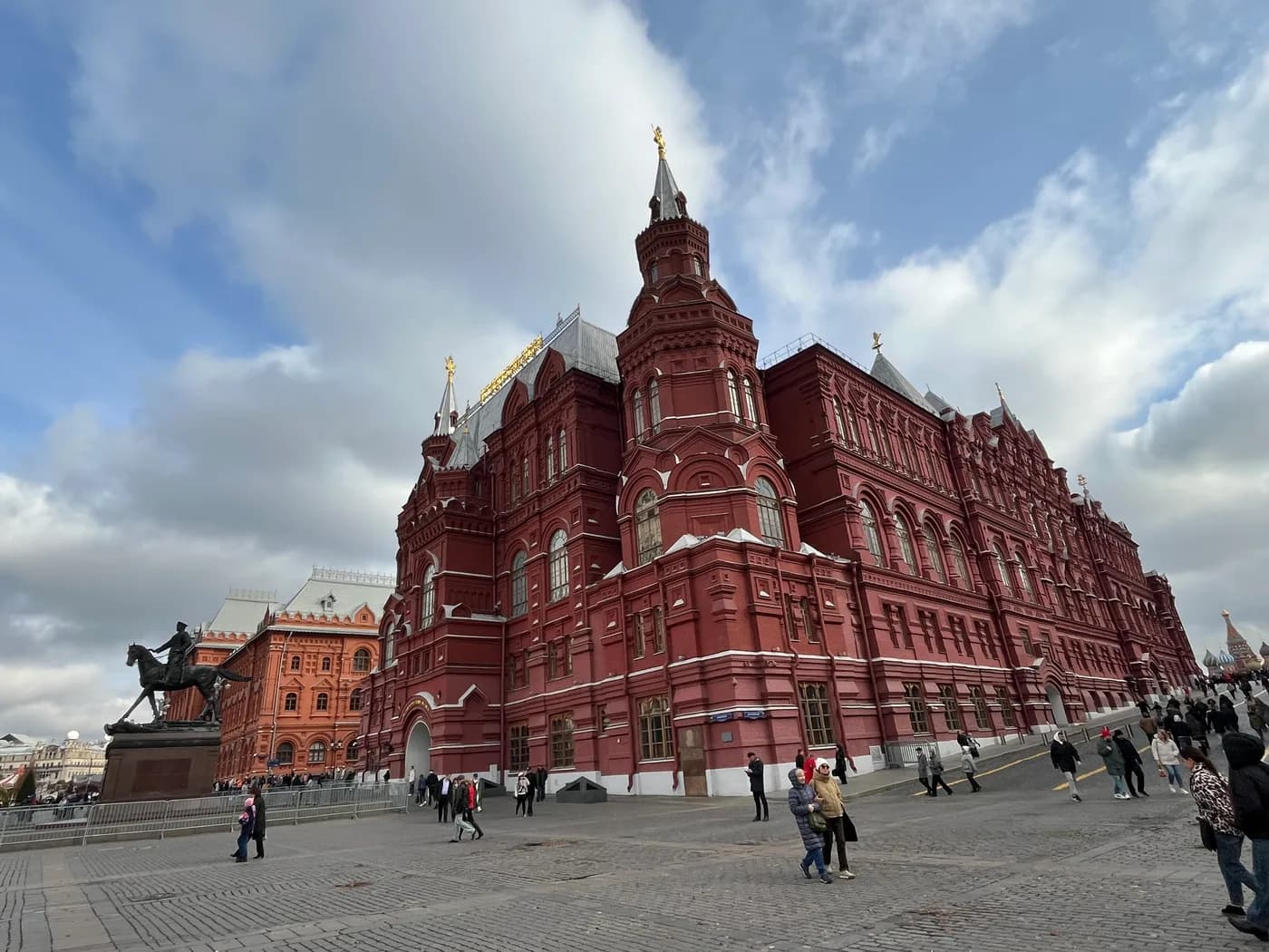 Битва льва и единорога: квест по Красной площади