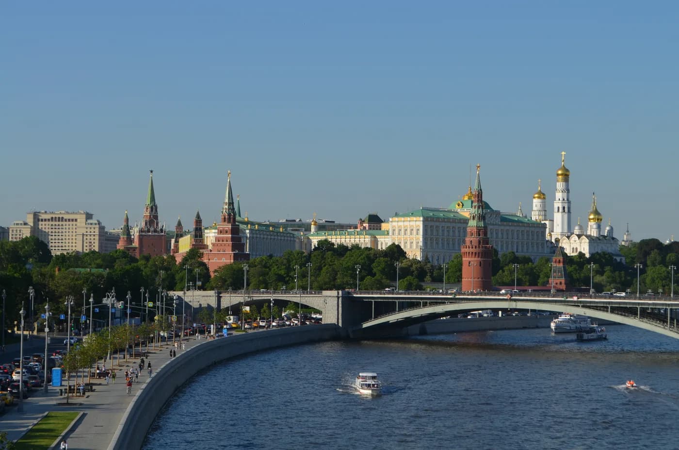 Прогулка от Кремля до Храма Христа Спасителя через Чертолье