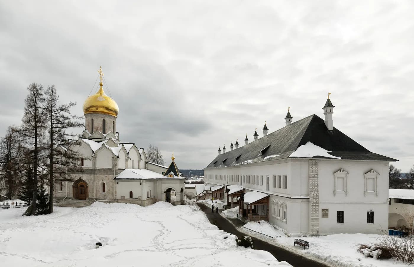 Звенигород: кремль, монастырь и мир Рериха в одном дне