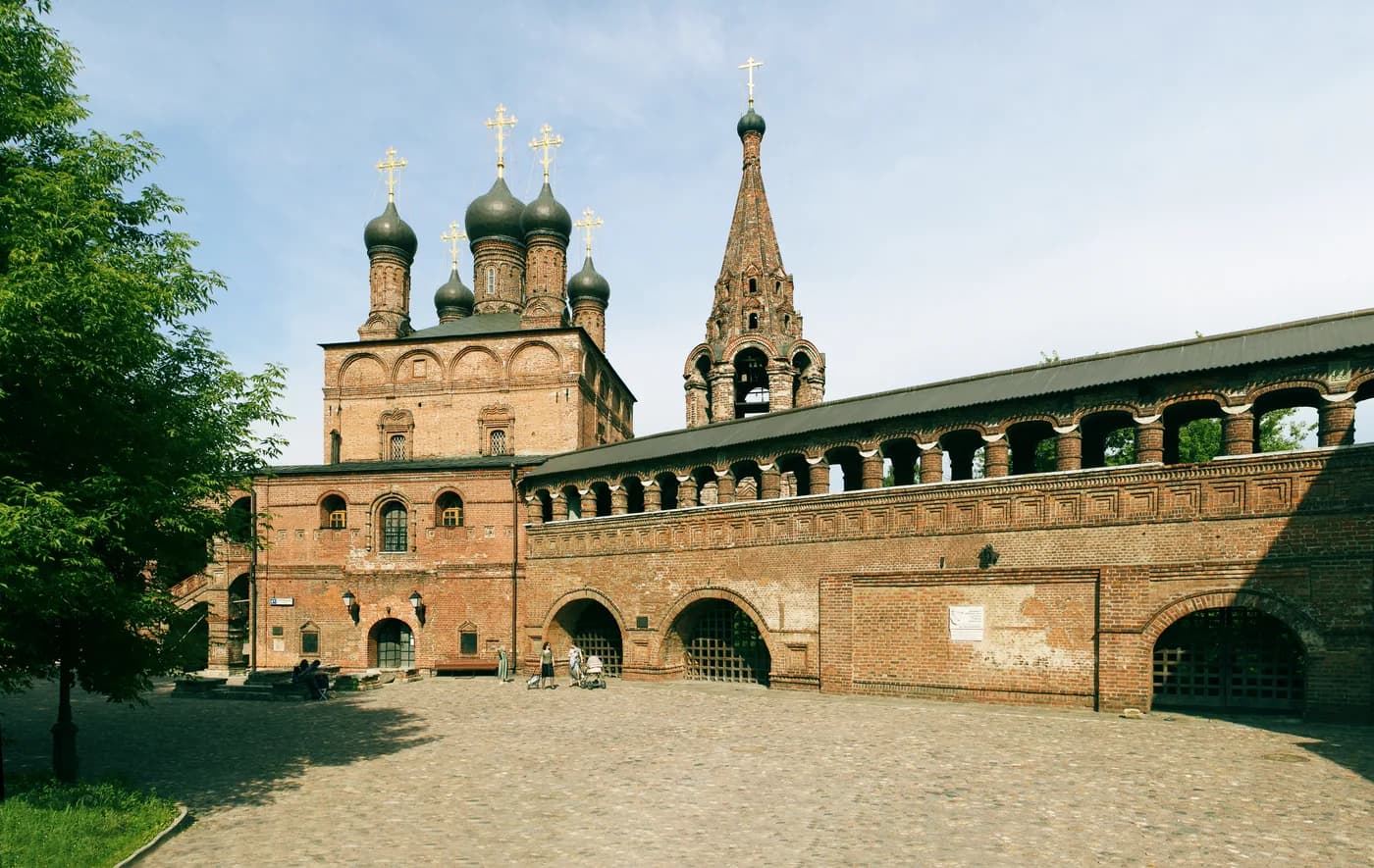 Крутицкое подворье в Москве