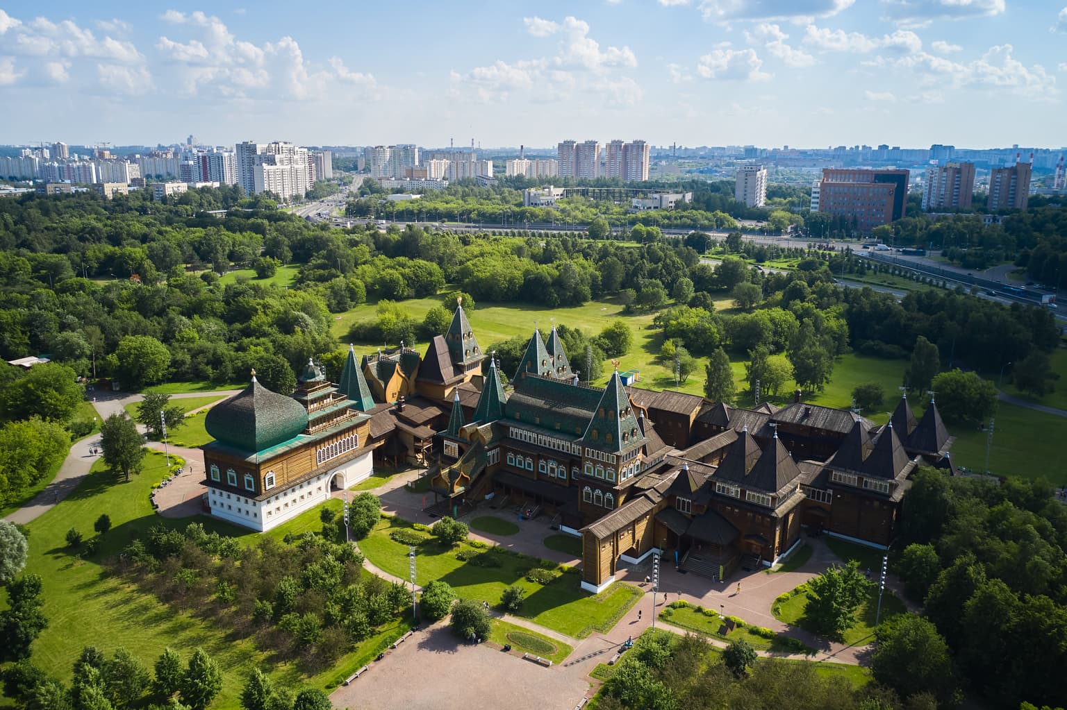 Тайны Коломенского: прогулка по старинному парку