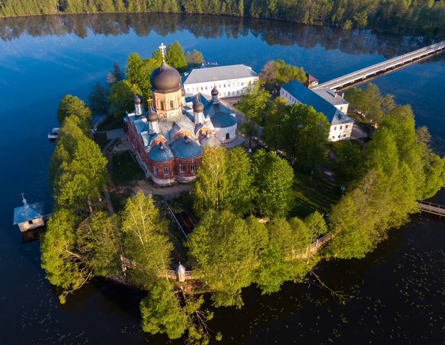 Покров: пряники, шоколад и остров с монастырём, кадр 2