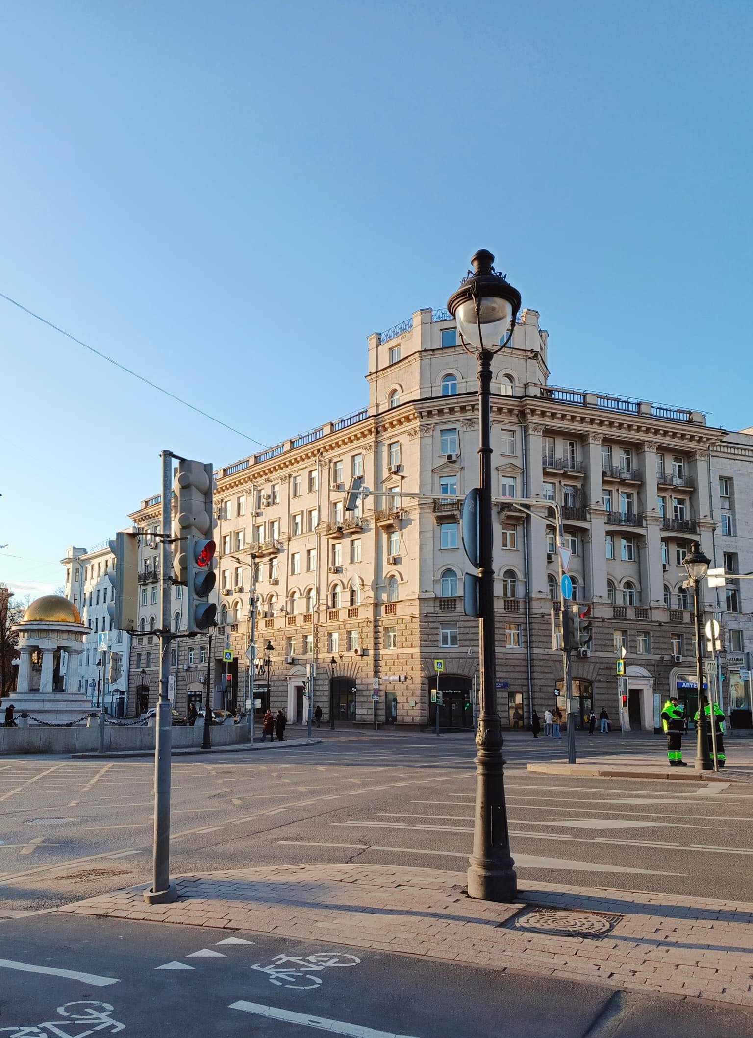 Прогулка по Тверскому и Никитскому бульварам, кадр 4