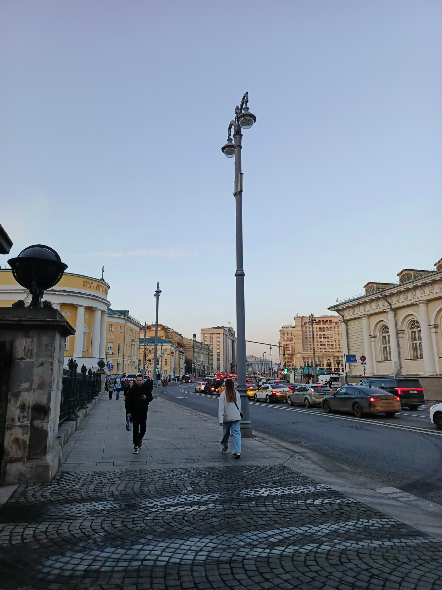 Прогулка по центральным площадям Москвы: от Большого театра до Боровицкой площади, кадр 13