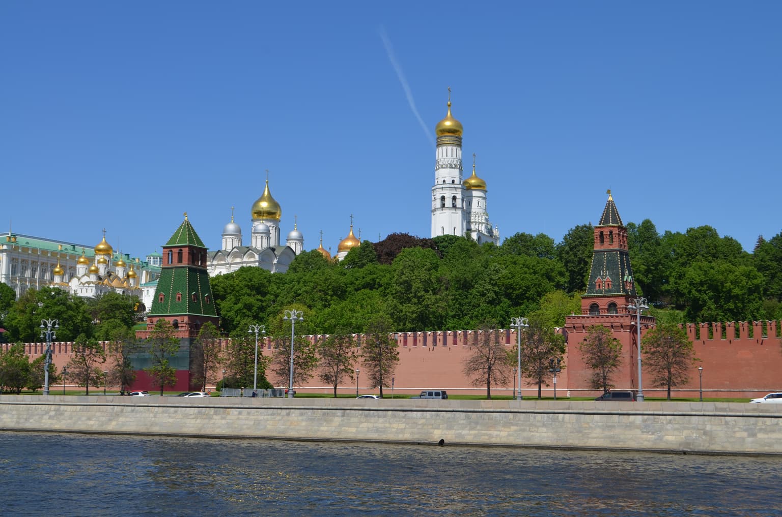Автопешеходная прогулка по знаковым местам Москвы, кадр 3
