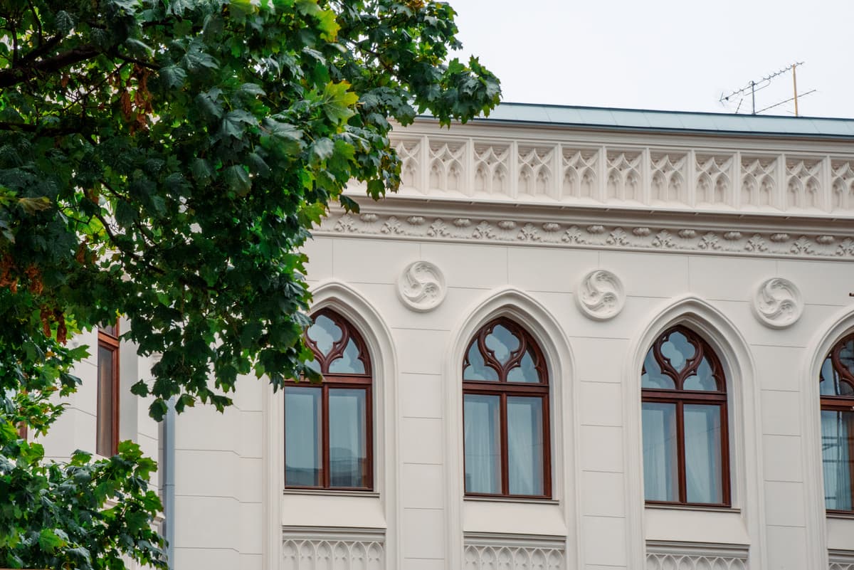 «Я с горечью ухожу…»: загадка выстрела в Каннах, кадр 2