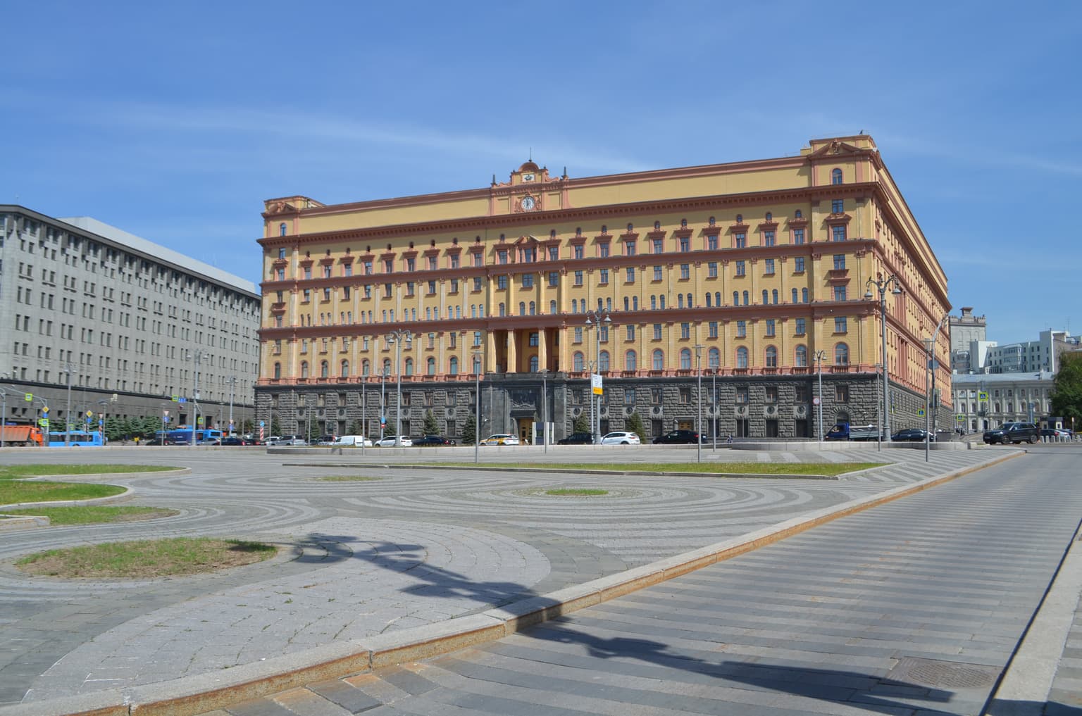 Автопешеходная прогулка по знаковым местам Москвы, кадр 4