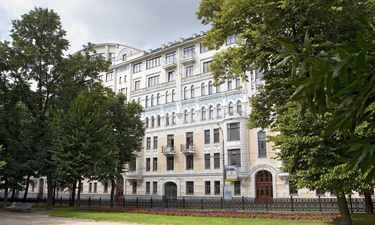 Гоголевский бульвар — начало Бульварного кольца Москвы, кадр 3