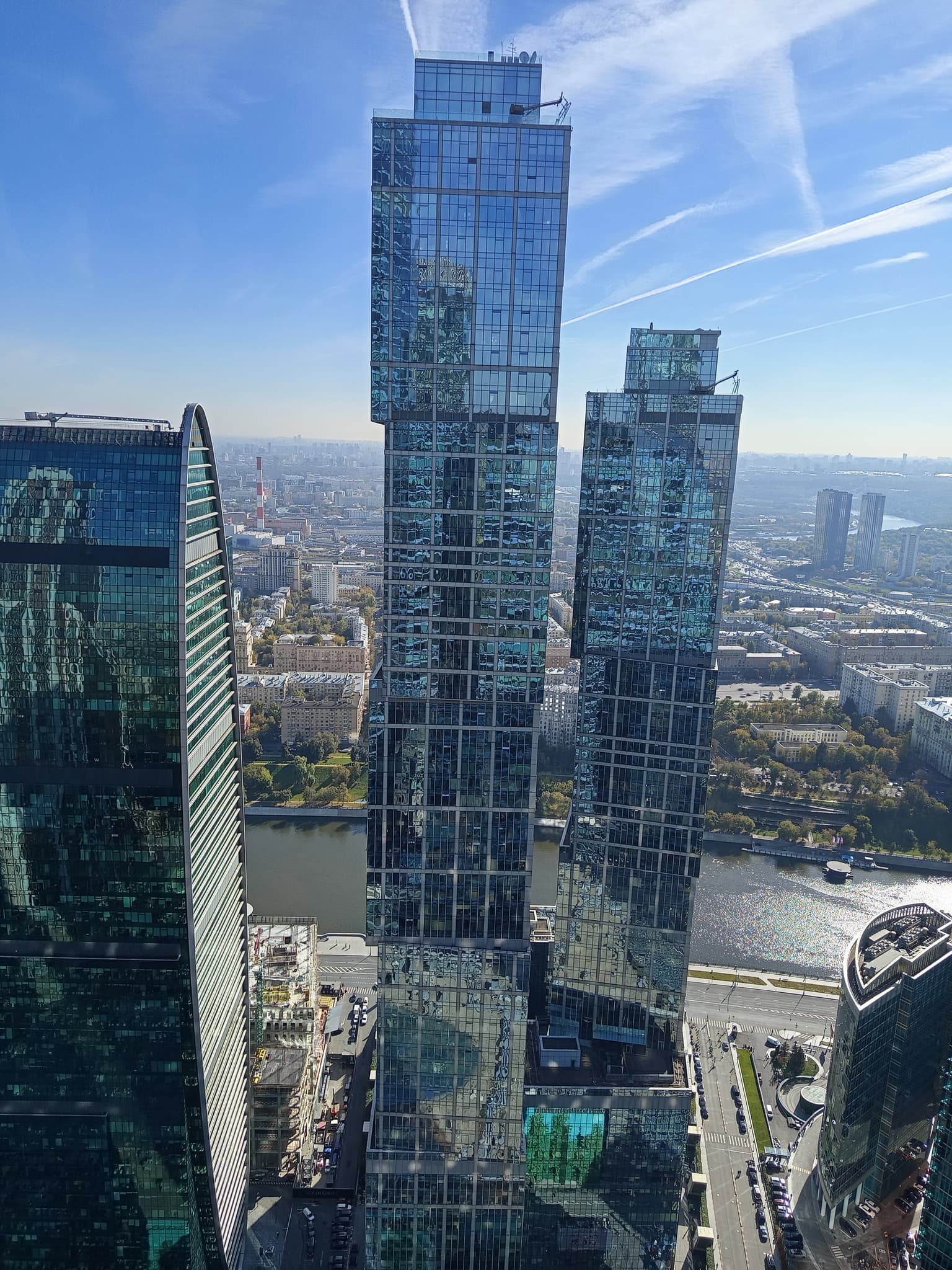 Речной трамвай и кофе на высоте: прогулка к небоскрёбам Москвы-Сити, кадр 3