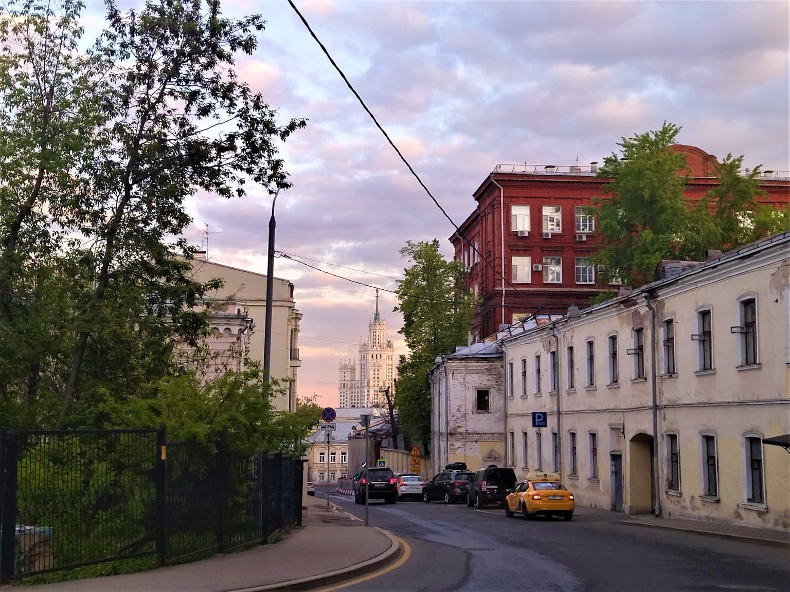 Ивановская горка и скрытые московские дворики, кадр 5