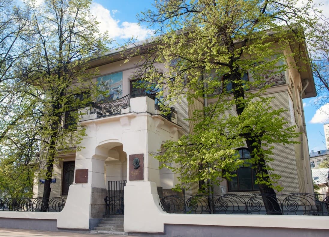 Прогулка по Патриаршим прудам: истории и архитектура, кадр 3