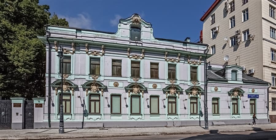Прогулка по модерновым домам Л. Н. Кекушева, кадр 4