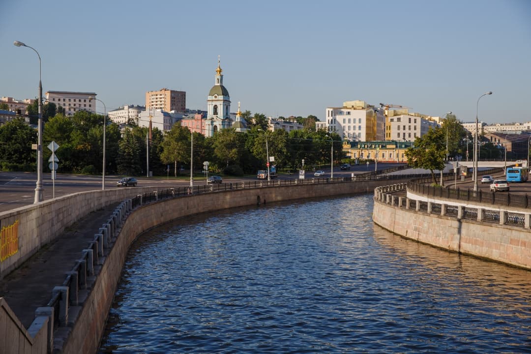Вершина на Котельнической: взгляд с высотки, кадр 4