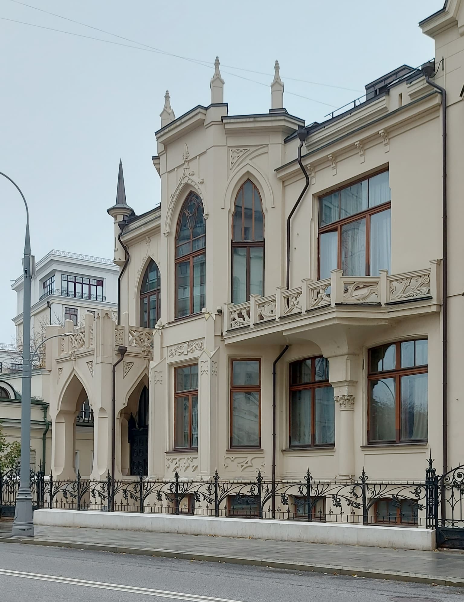 Прогулка по Большой Полянке: архитектура и истории жителей