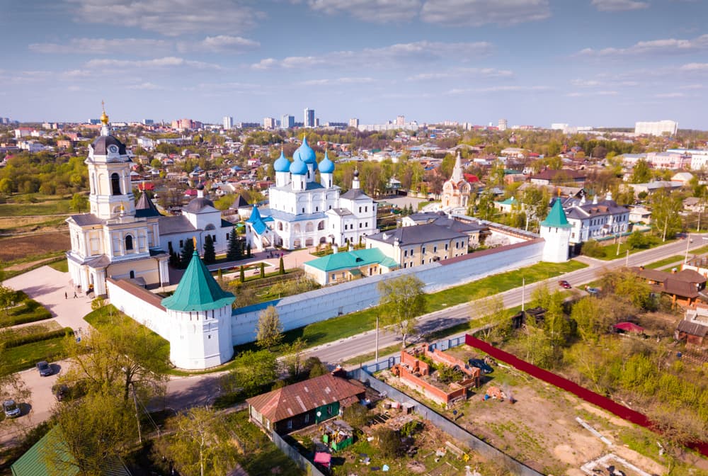В Серпухов: Высоцкий мужской и Владычний женский монастыри, кадр 2
