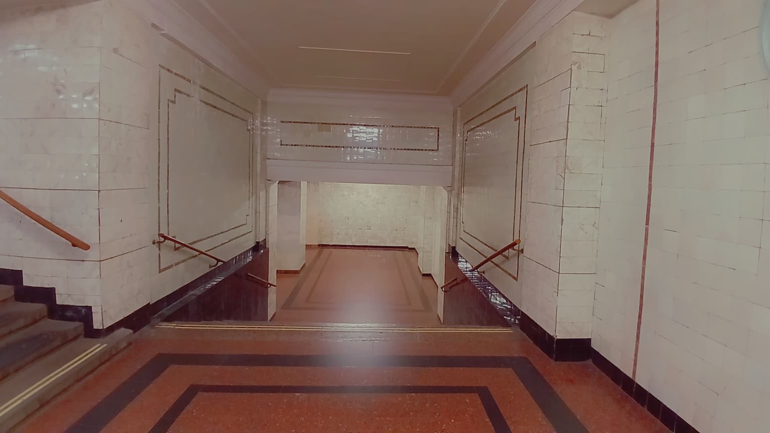 История московского метро: первые 13 станций и их тайны, кадр 23
