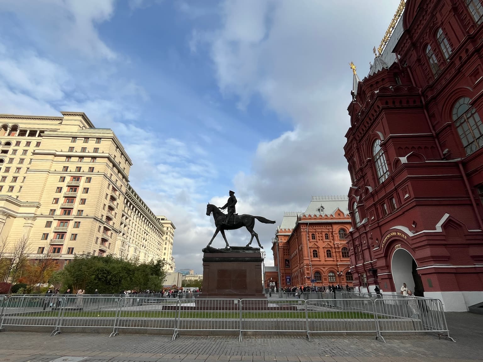 Битва льва и единорога: квест по Красной площади, кадр 3