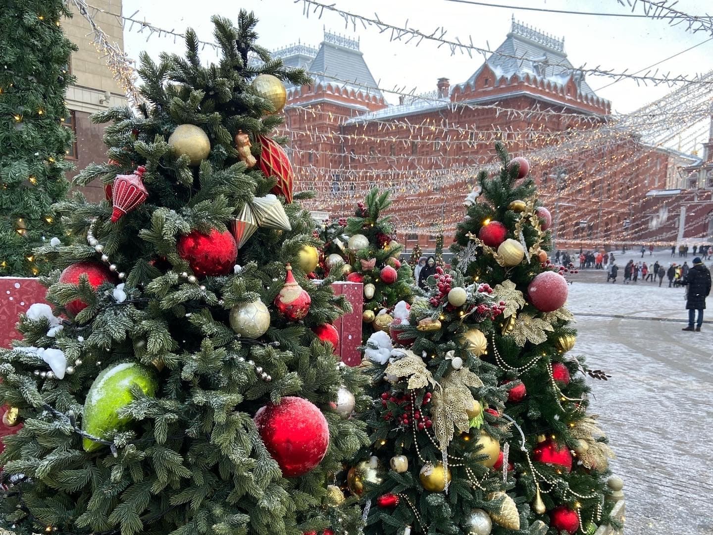 Групповой тур от Театральной до Красной площади — «В поисках Нового года», кадр 5