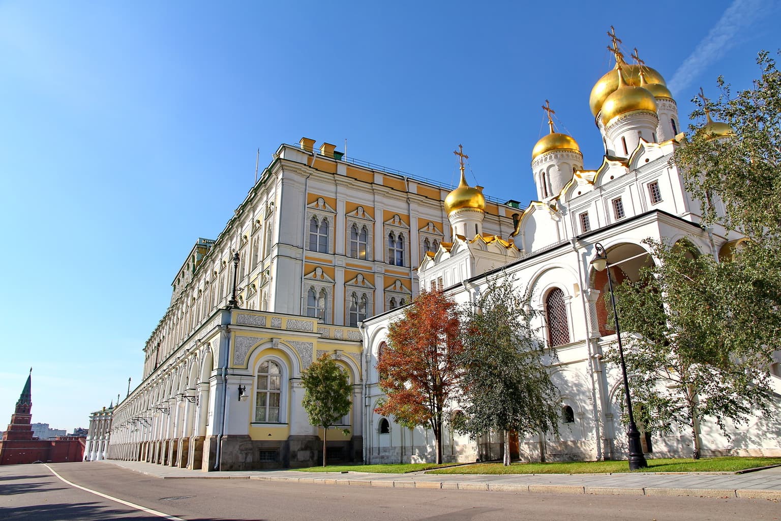 Сокровища Московского Кремля: экскурсия по Кремлю, кадр 5