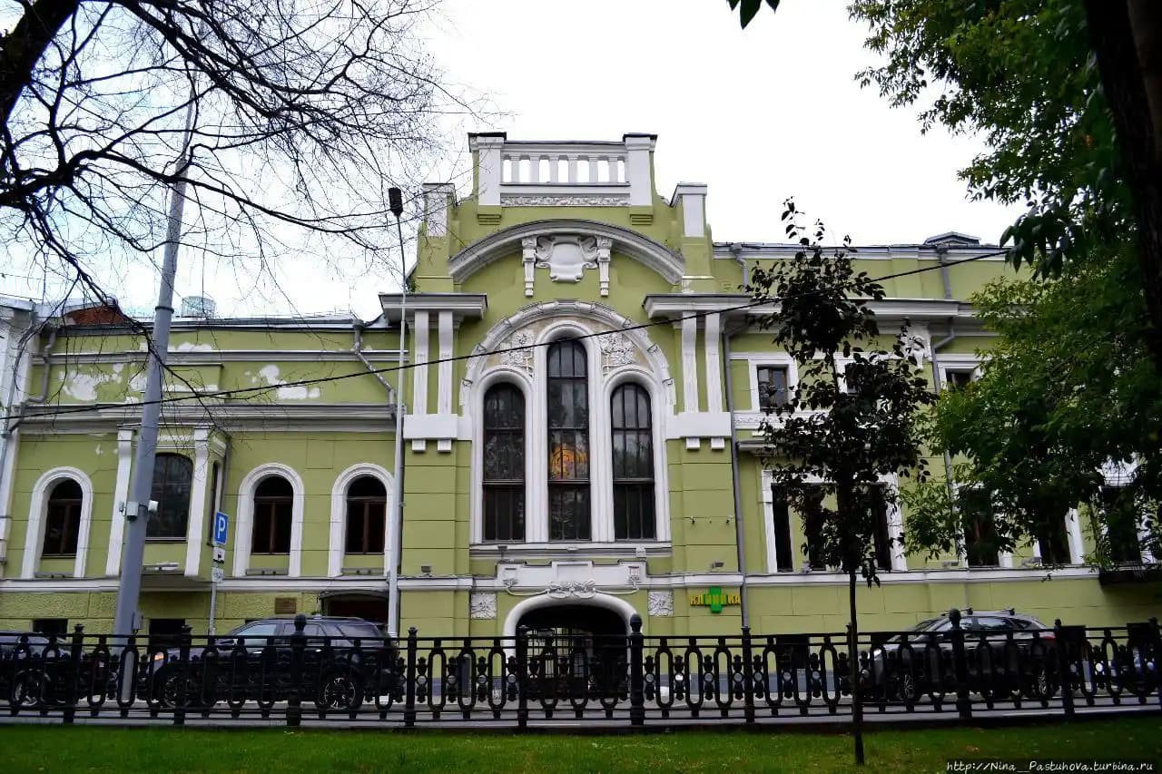 Тверской бульвар: прогулка с историями и загадками
