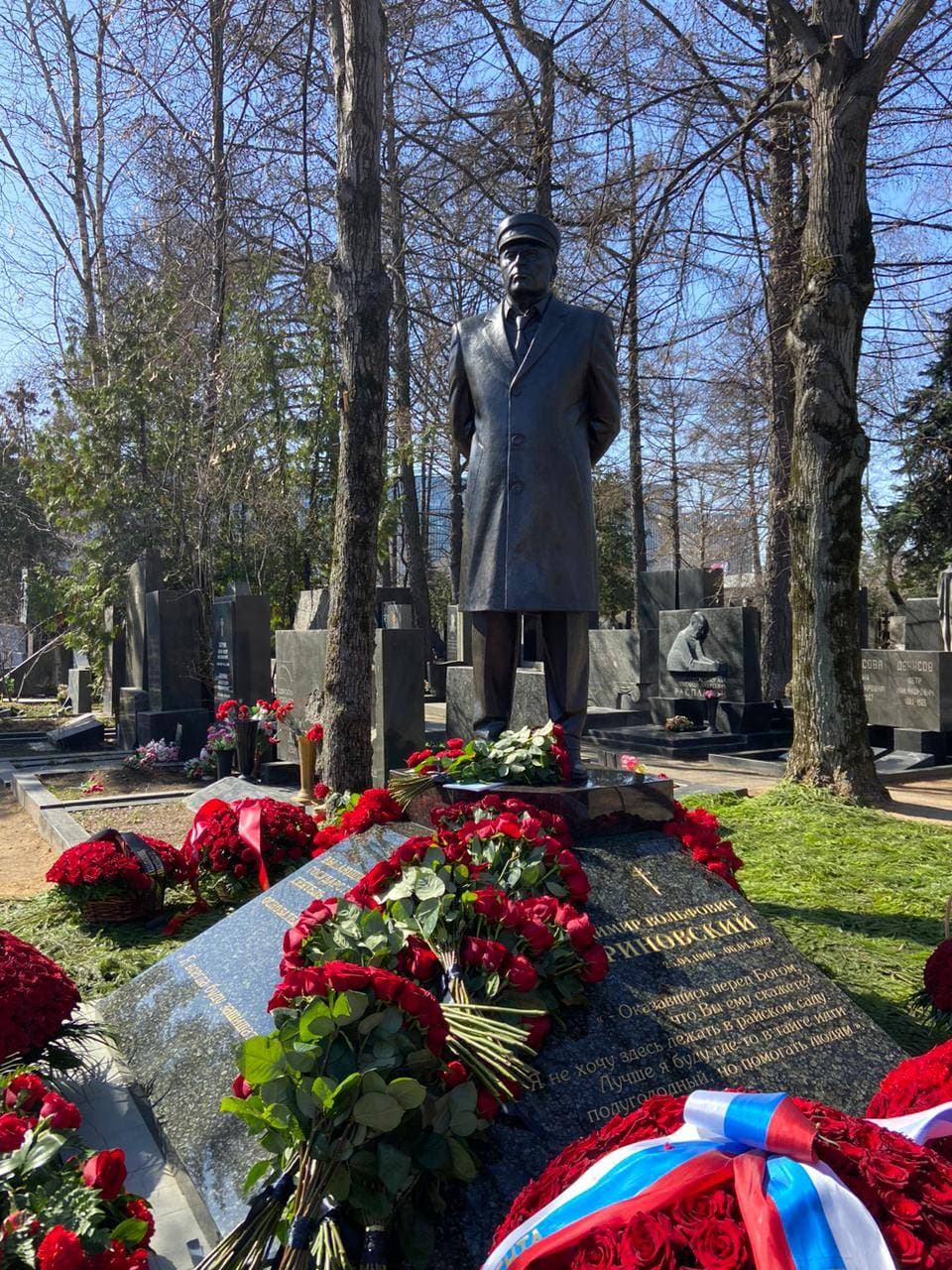 Новодевичье кладбище — прогулка по некрополю знаменитостей, кадр 5