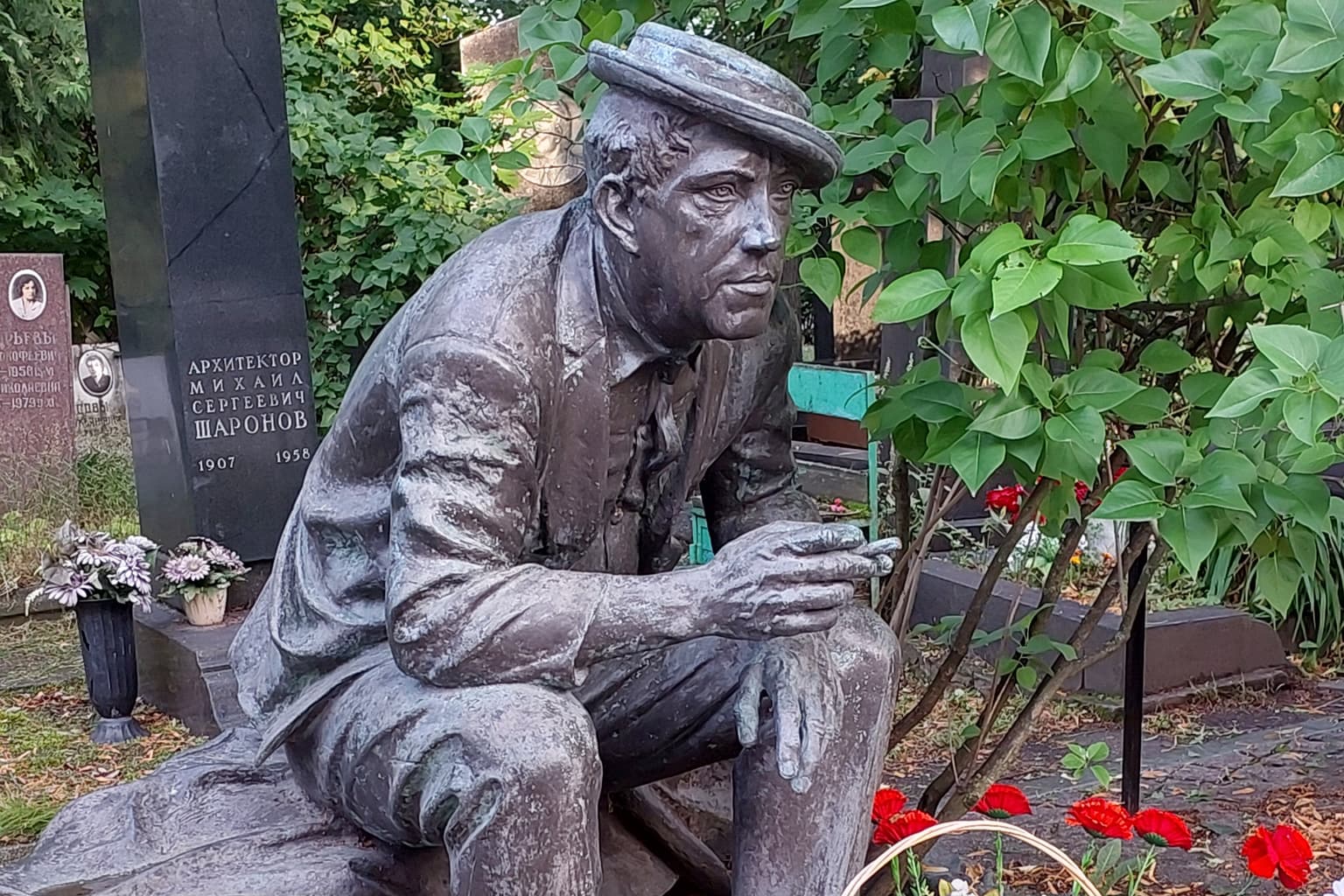Прогулка по Новодевичьему кладбищу, кадр 7