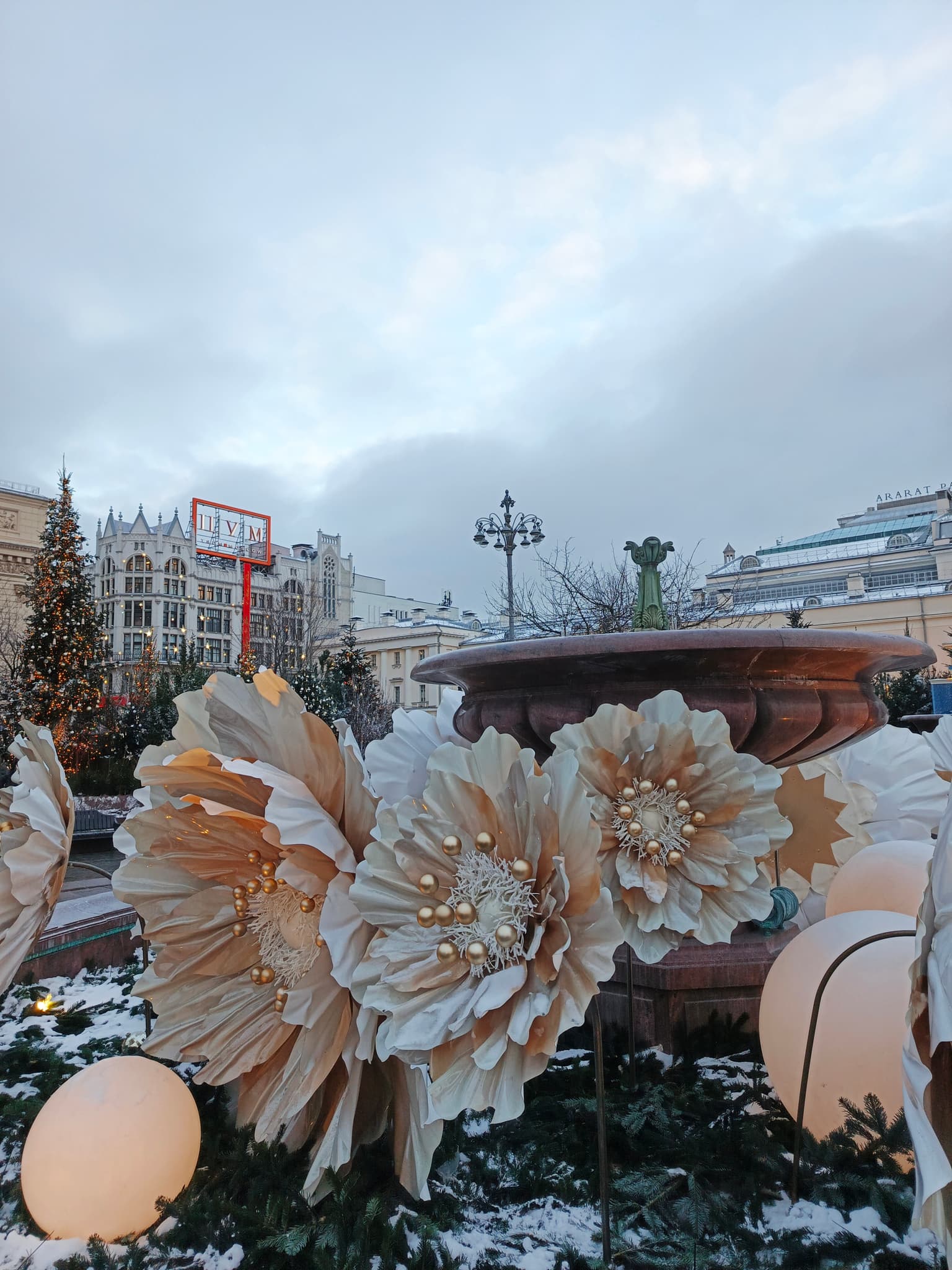 Прогулка по центральным площадям Москвы: от Большого театра до Боровицкой площади, кадр 33