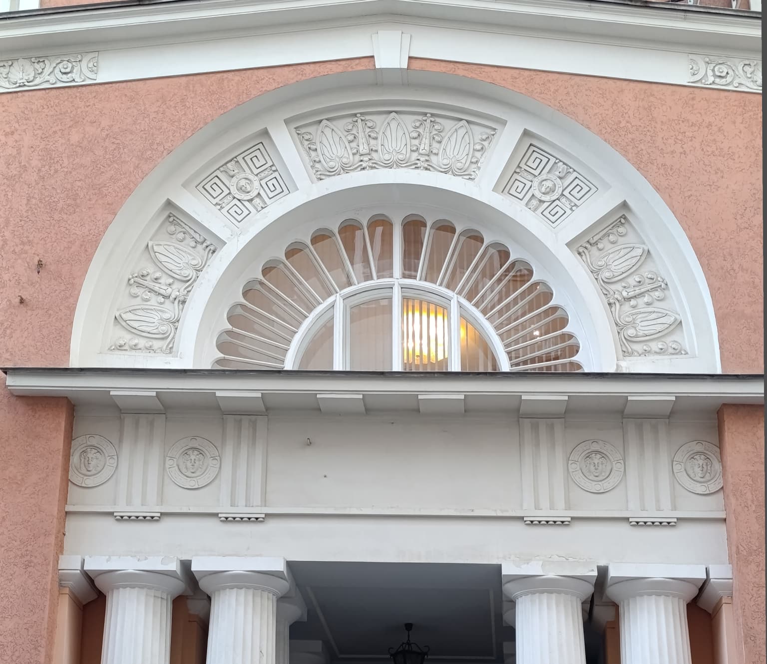 Любовь и кровь: прогулка по Арбату с историями из жизни, кадр 6