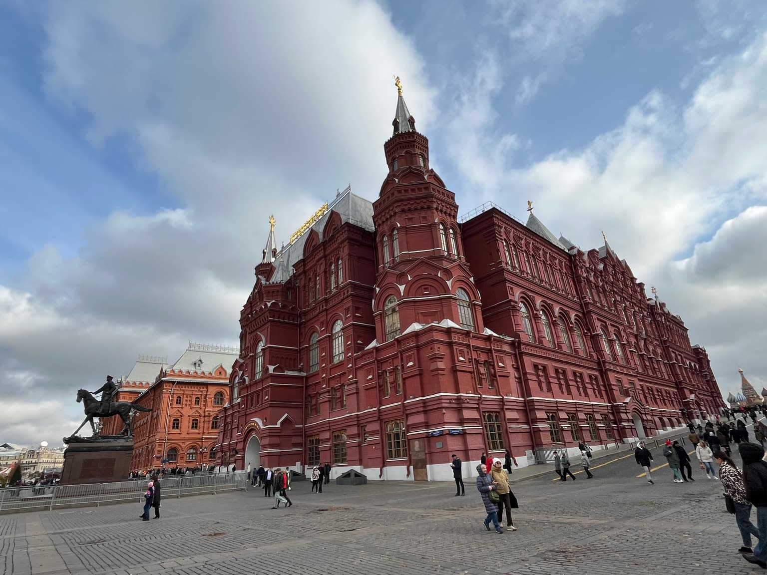 Битва льва и единорога: квест по Красной площади
