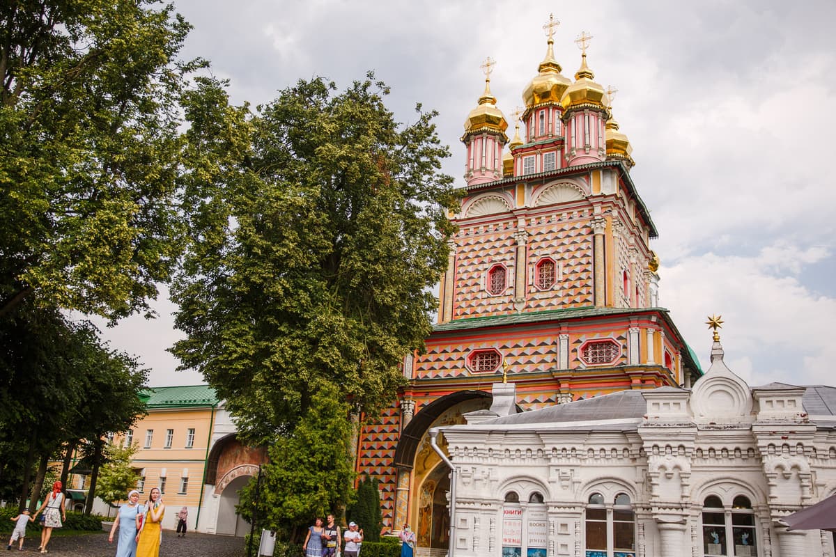 Предания преподобных: Гремячий ключ и святыни Руси, кадр 4