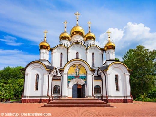 По святым местам Николая Чудотворца, кадр 2