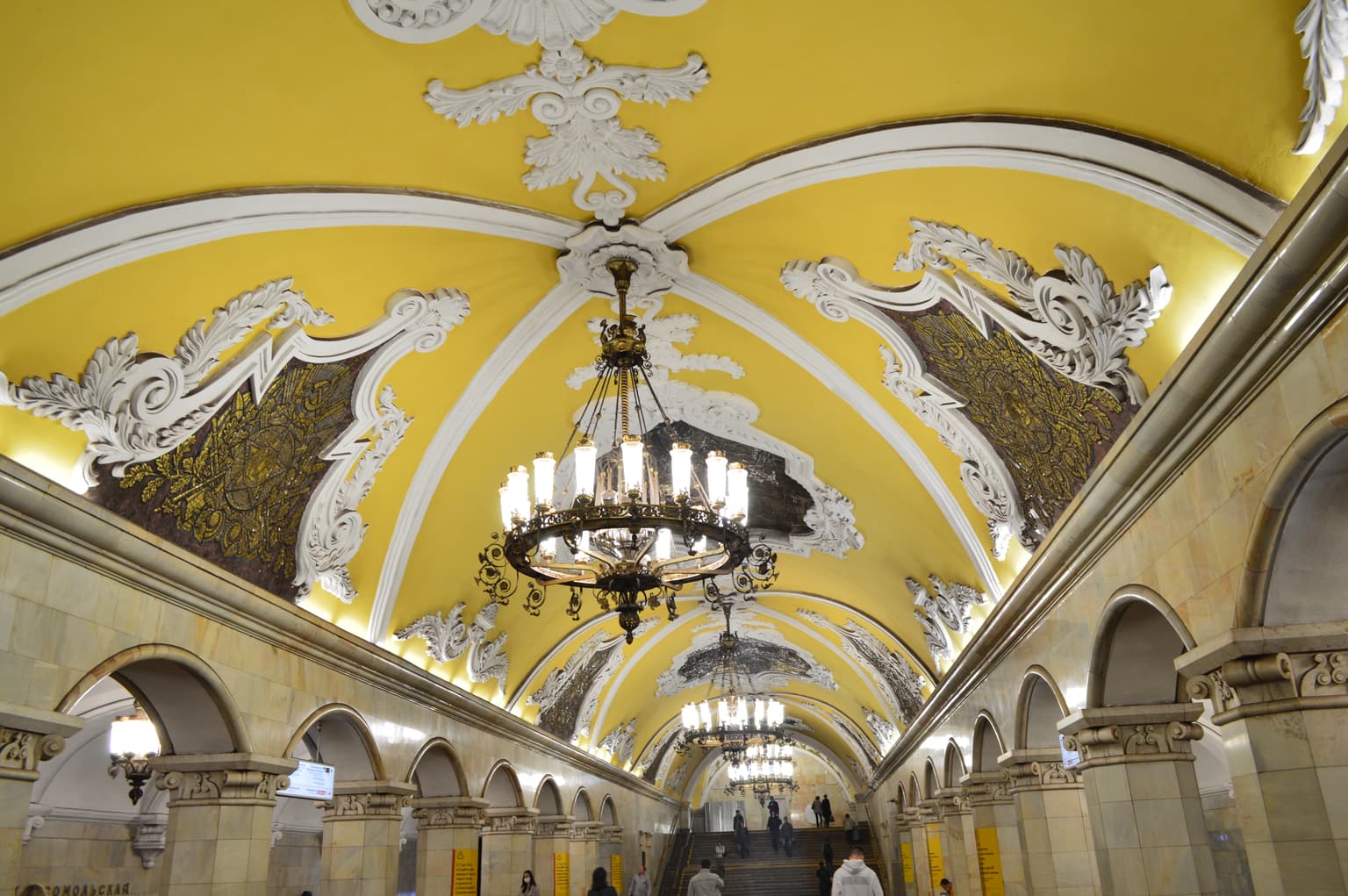 Метро: путешествие сквозь время, кадр 2