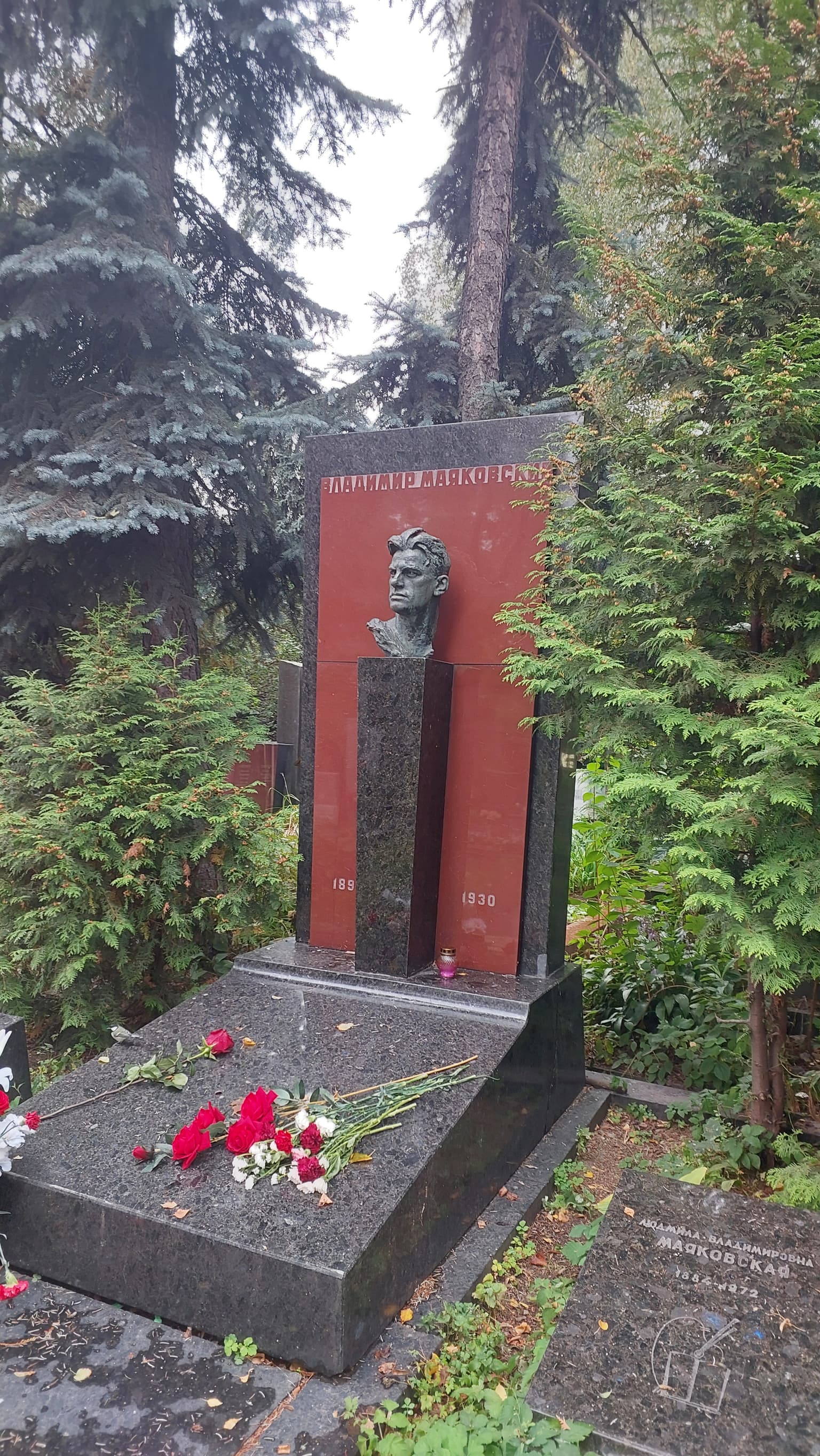 Новодевичье кладбище — истории о жизни, любви и судьбах: пешая экскурсия, кадр 4