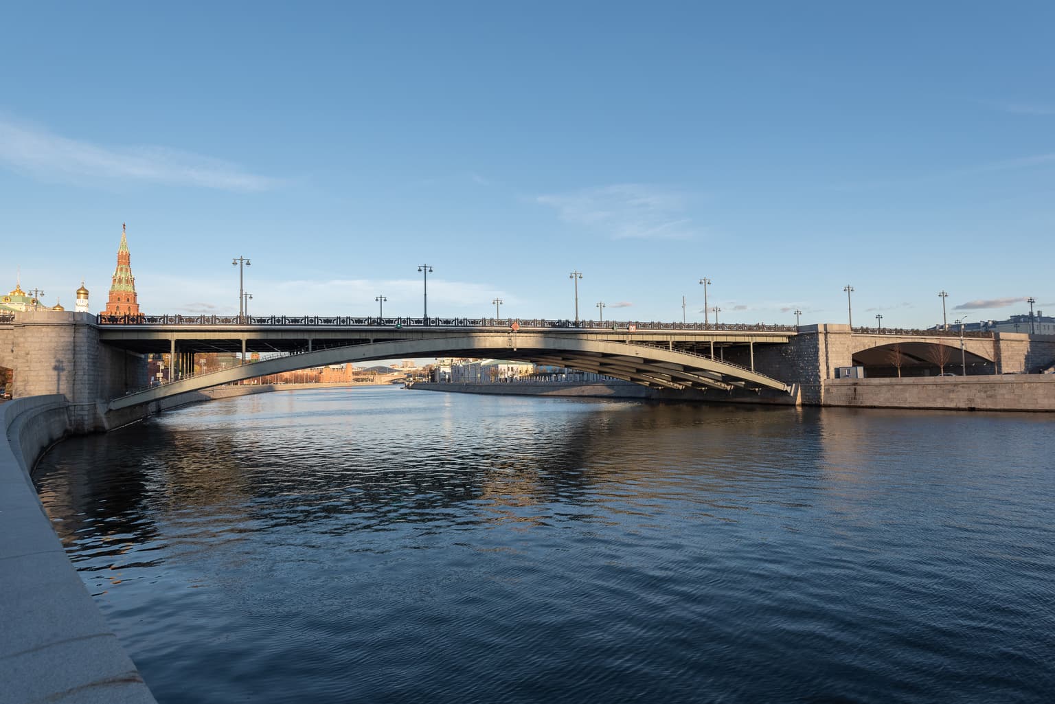 Прогулка по набережным Неглинки и Москвы-реки, кадр 2