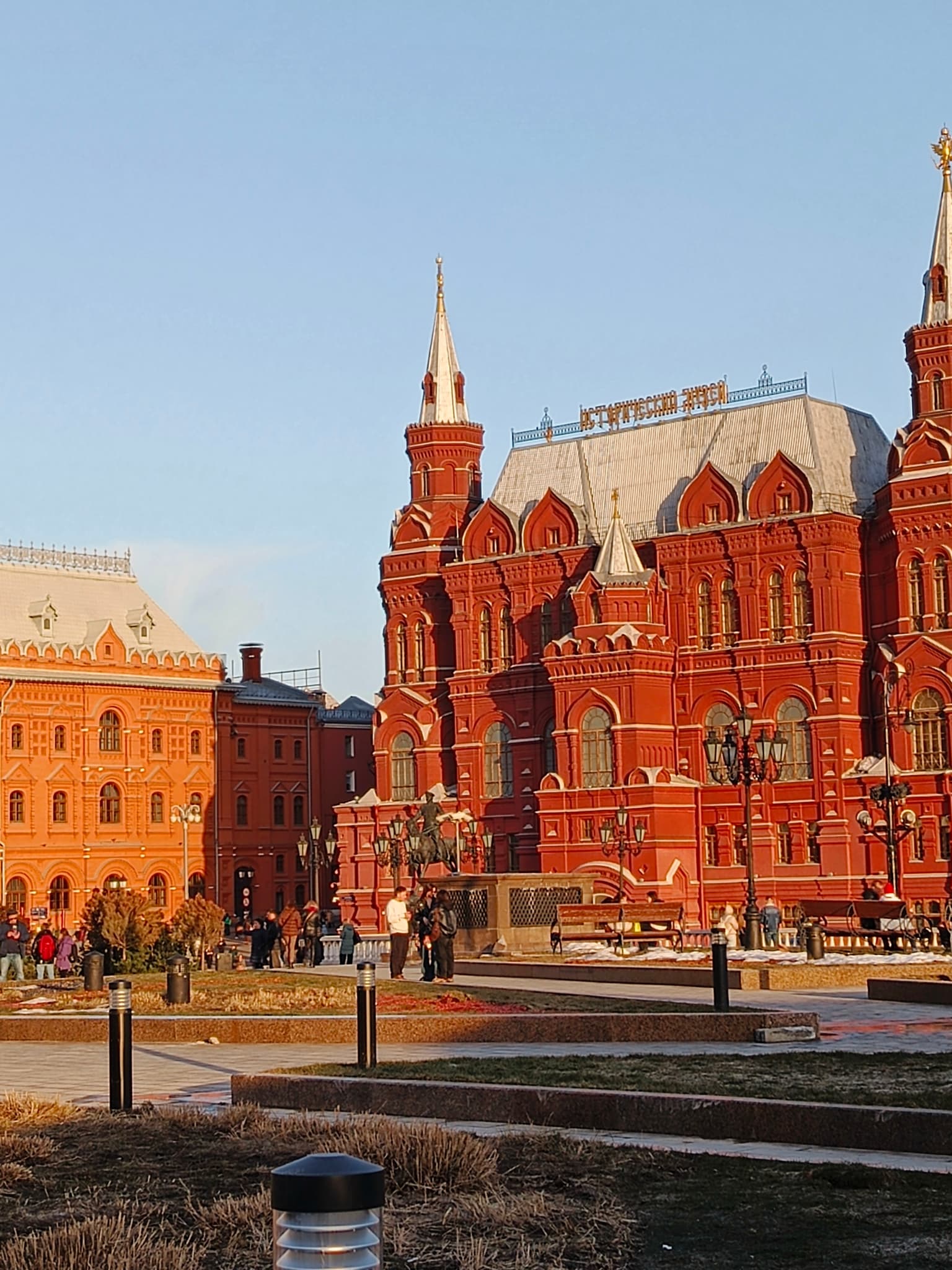 Прогулка по центральным площадям Москвы: от Большого театра до Боровицкой площади, кадр 8