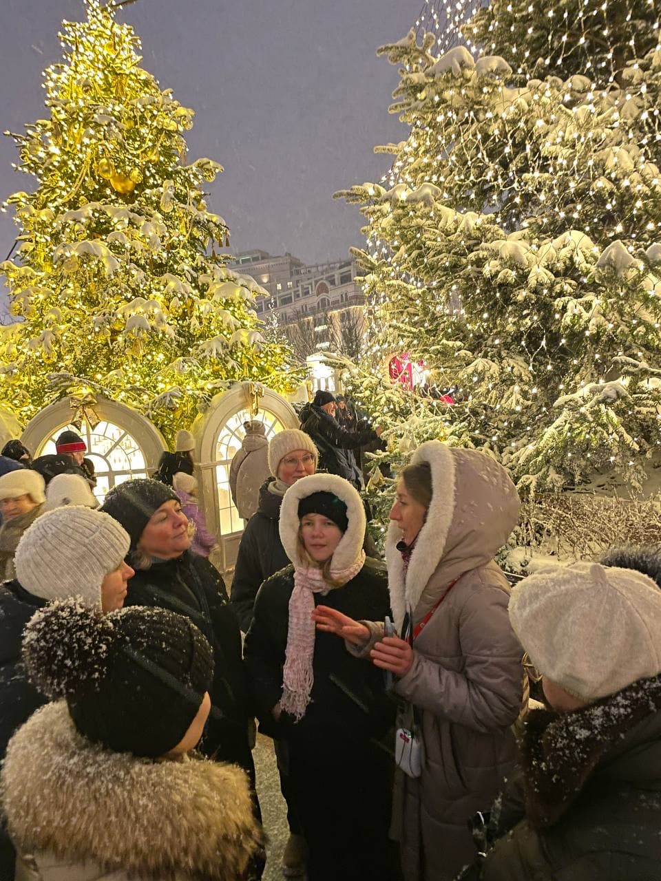 Главные ёлки центра — прогулка по новогодней Москве, кадр 15