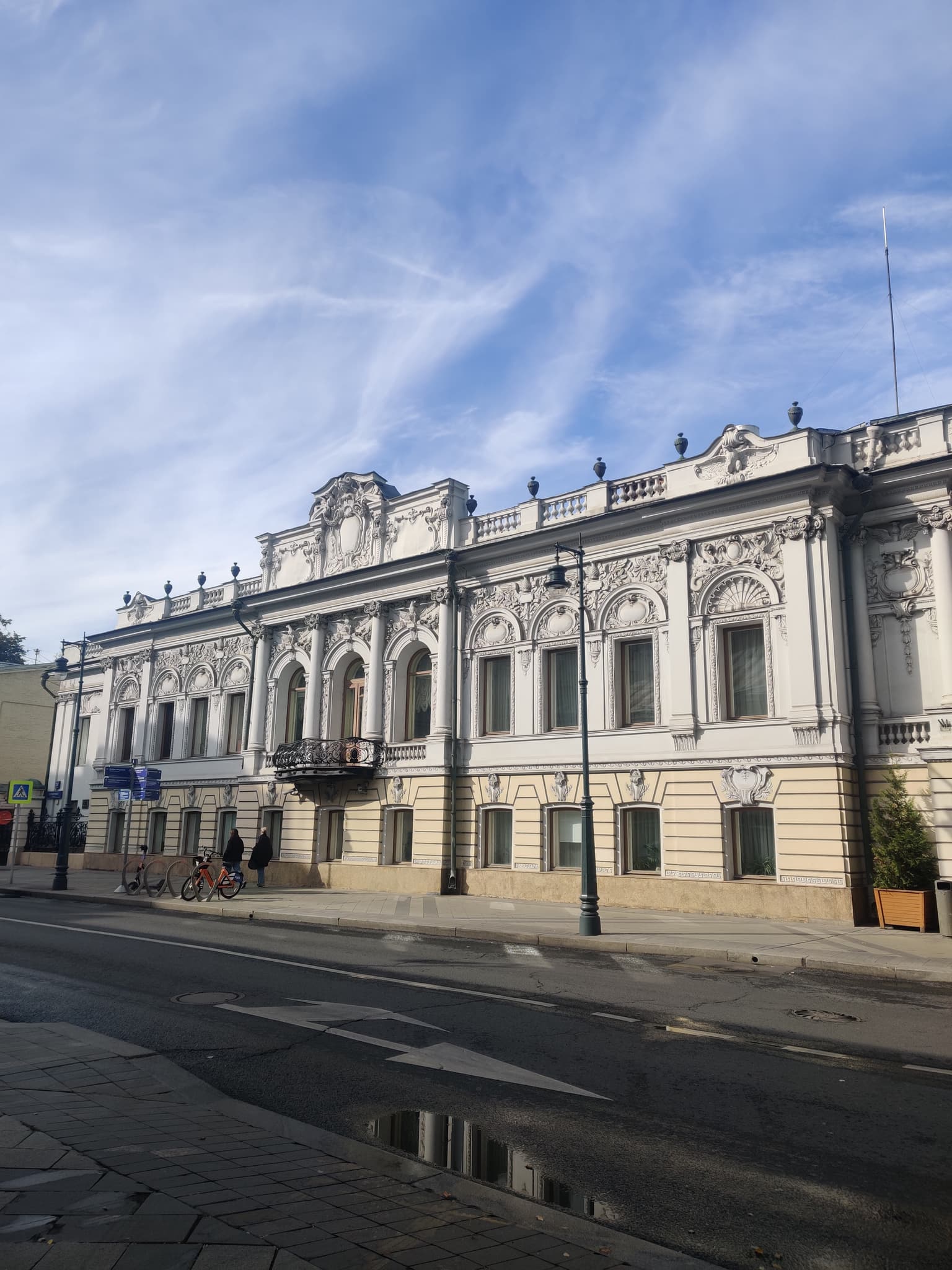 Пречистенка и Остоженка — прогулка по престижным уголкам Москвы
