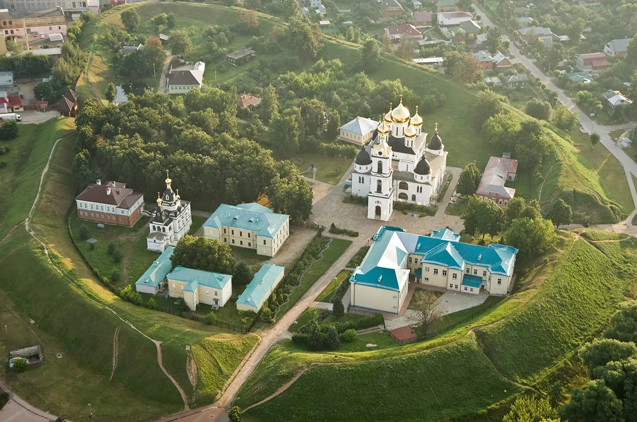 Валы Дмитровского кремля