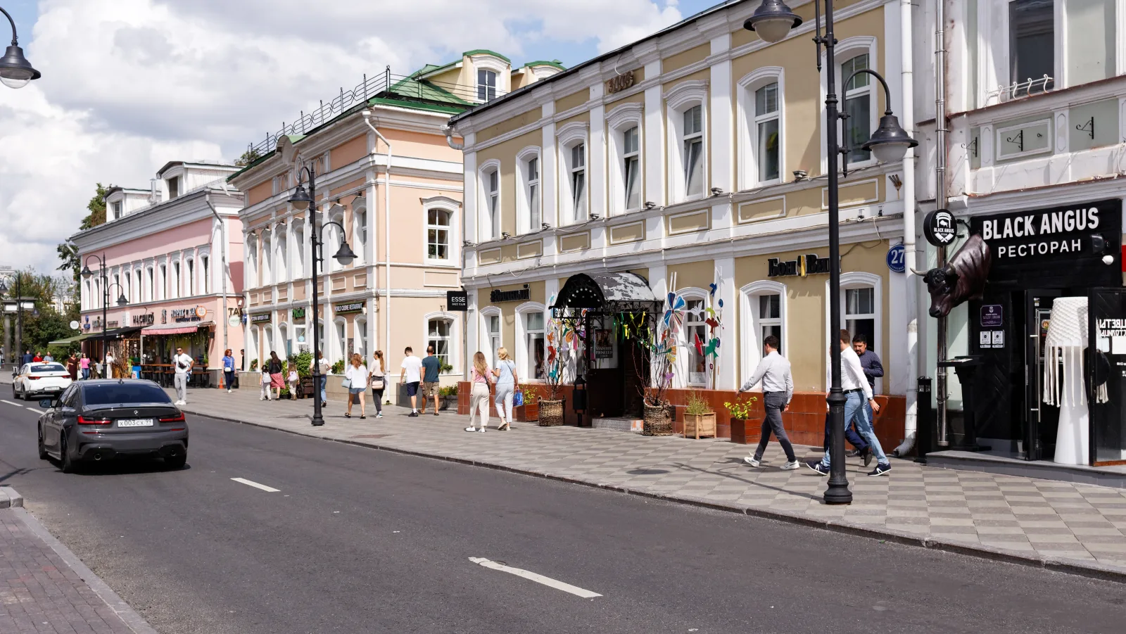 Пятницкая улица в Замоскворечье у мини-отеля N-House