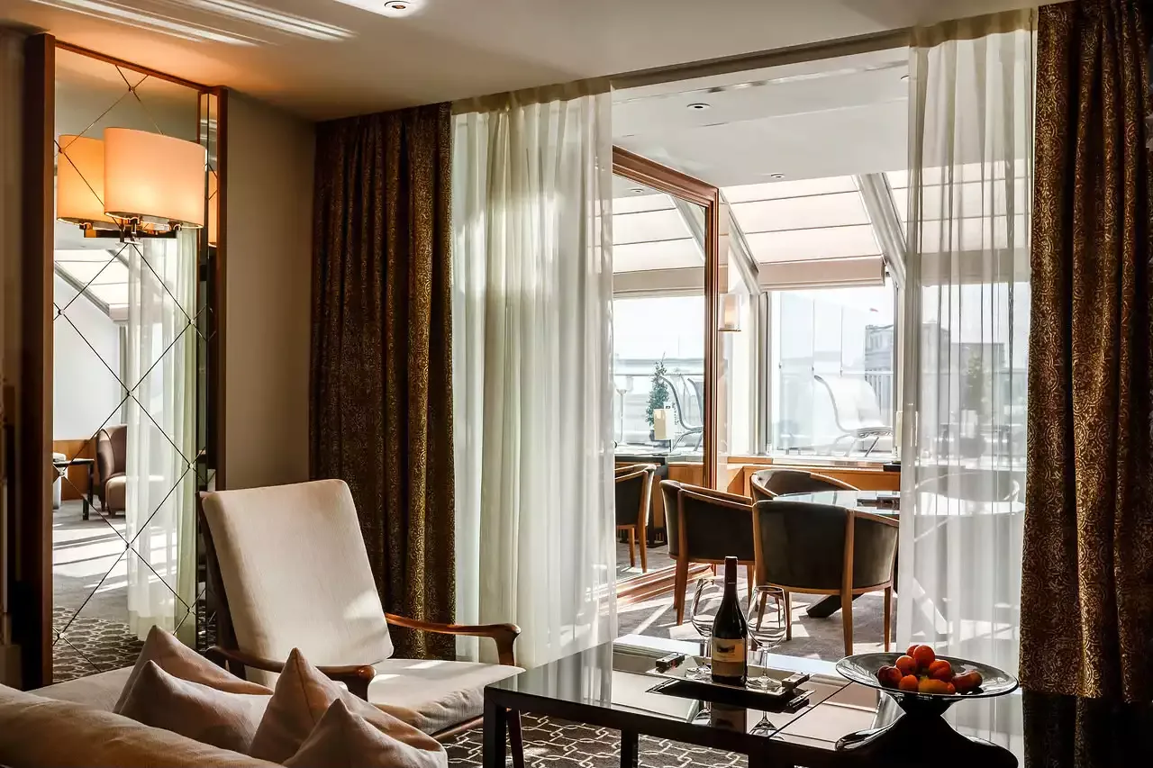 Зимний сад Ararat Park Hyatt Moscow у ресторана «Парк»