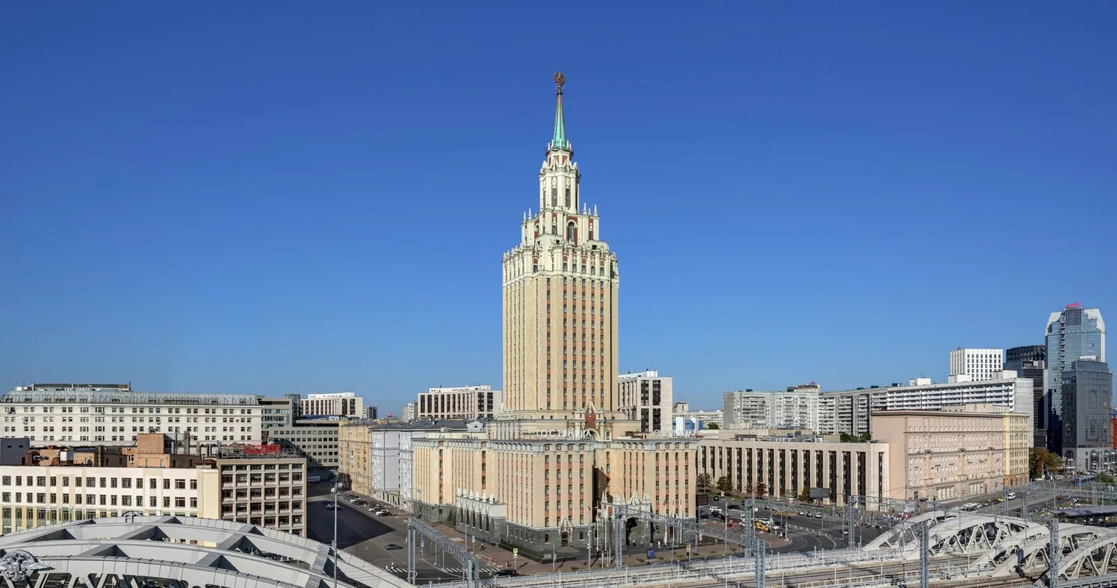Hilton Москва Ленинградская у площади трёх вокзалов
