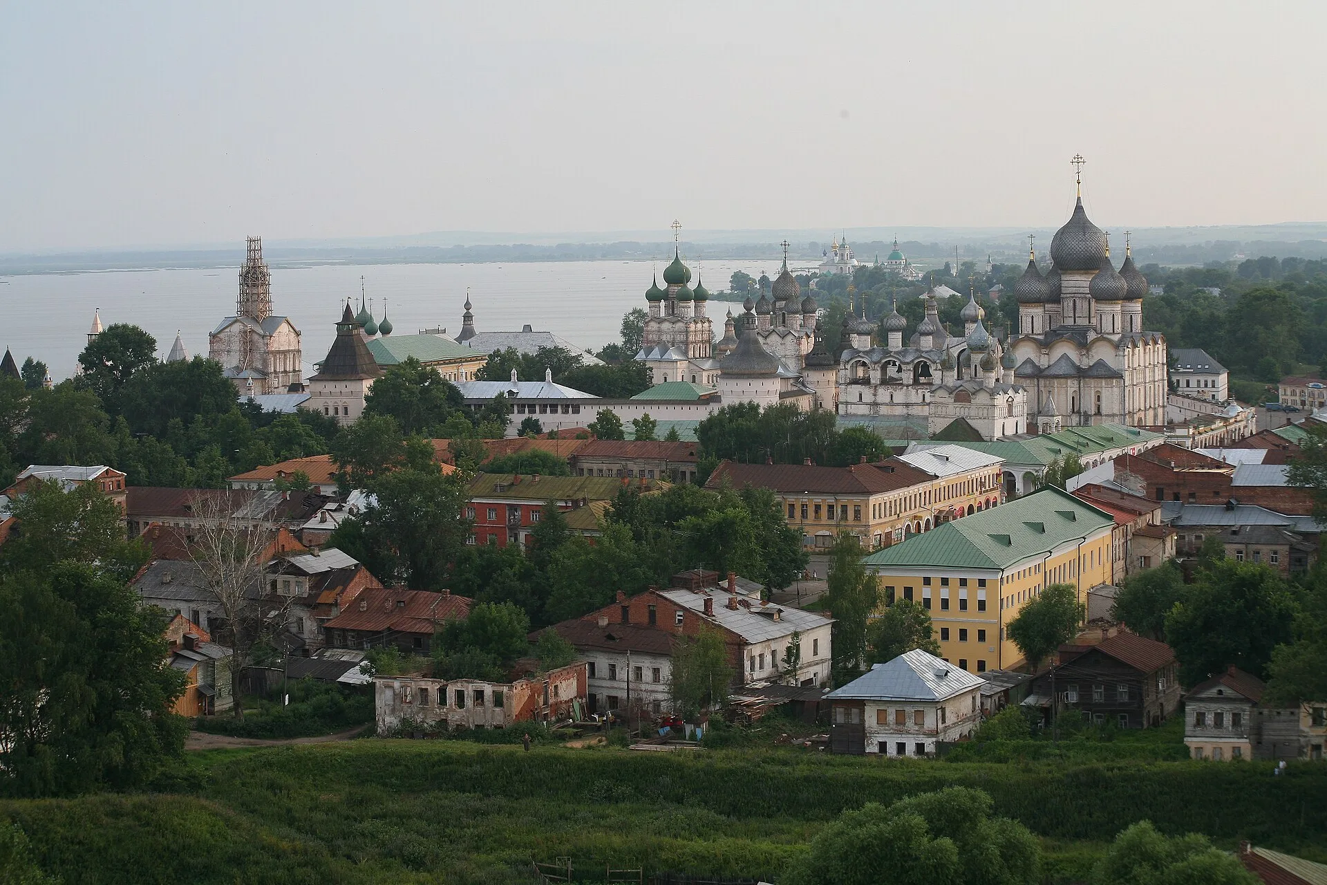 Ростовский кремль у озера Неро