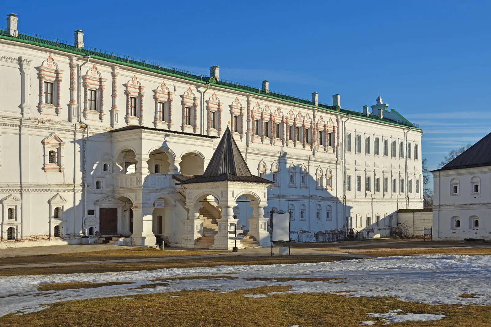 Дворец Олега в Рязанском кремле снаружи