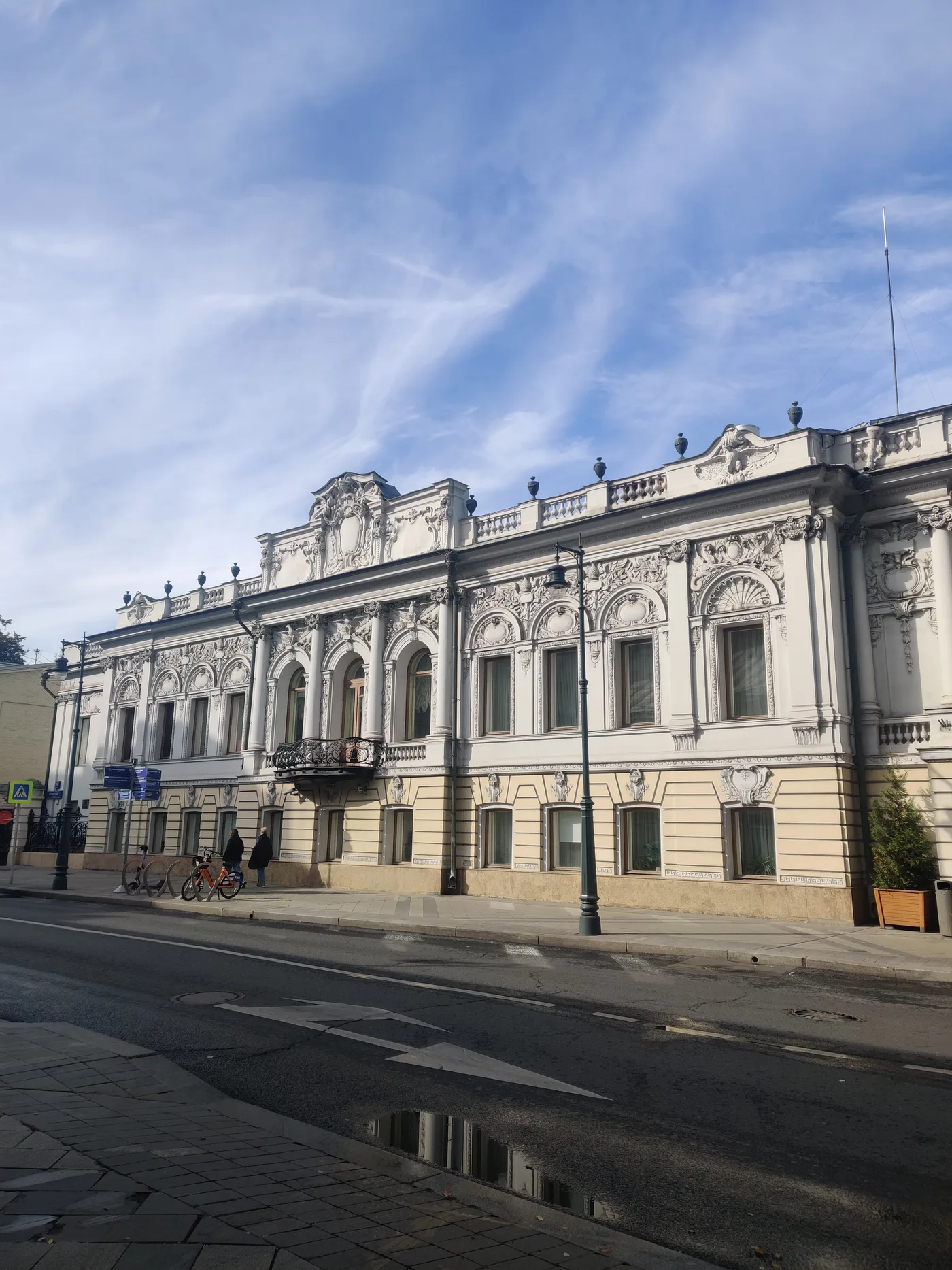 Пречистенка и Остоженка — прогулка по престижным уголкам Москвы